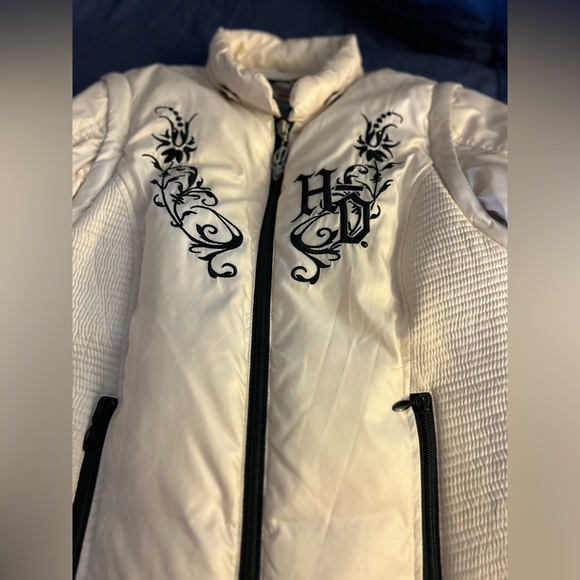 Harley-Davidson White Jacket with Black Embroidery - Picture 2 of 10